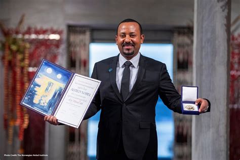  2018'de Nobel Barış Ödülü'nü Kazanmasının Ardından Etiyopya'daki Umut ve Değişim: Bir Hayat Hikayesi, Prime Minister Abiy Ahmed